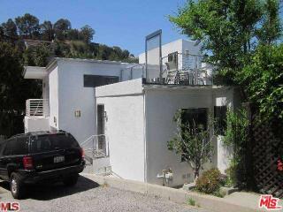 8546 Hillside Ave, Los Angeles CA  90069-1507 exterior