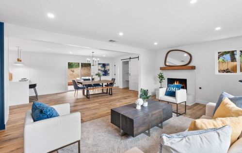 1063 Oak Dr, Vista, CA 92084-4656