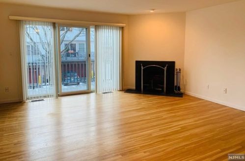 150 Panorama Dr, Edgewater NJ  07020-7241 exterior