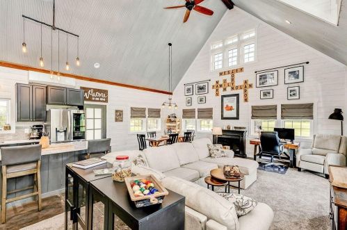 17978 Nashport Rd, Nashport OH  43830-4601 exterior