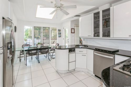 1089 Fordham Ln, Woodsburgh NY  11598-1015 exterior