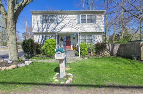 1653 Coates Ave, Holbrook, NY 11741-2439