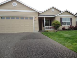 2774 Roanoke St, Woodburn, OR 97071-7668