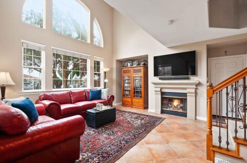 2703 Bainbridge Rd, San Diego, CA 92106-6070
