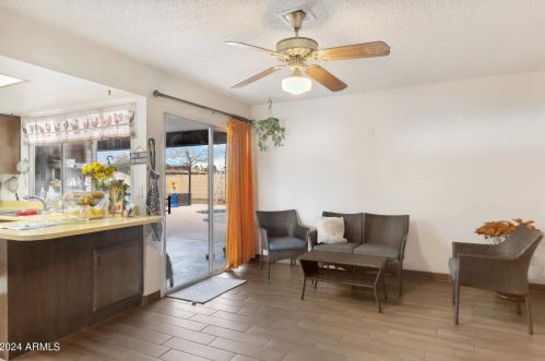 8415 47th Dr, Glendale, AZ 85302-6405