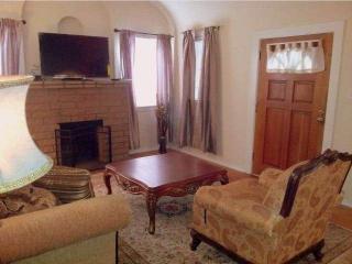 5623 Olympic Blvd, Los Angeles CA  90036-5127 exterior