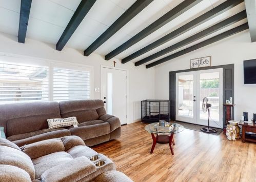 7076 Newbury Ave, San Bernardino CA  92404-6441 exterior