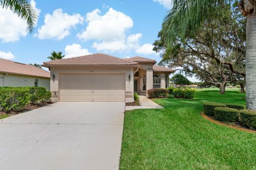 1277 Lindenwood Dr, Tarpon Springs, FL 34688-7634