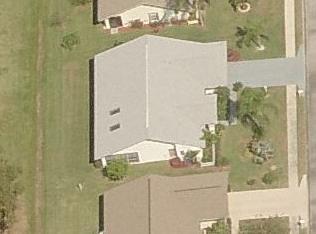 910 Charlemagne Blvd, Naples, FL 34112-7178