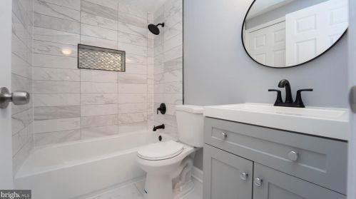 8320 Bark Tree Ct, Springfield VA  22153-3828 exterior