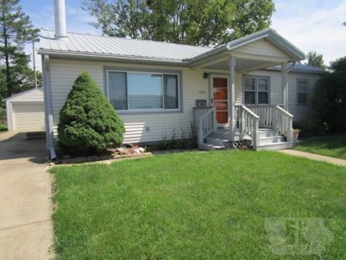 1005 5th St, Fairfield IA  52556-3934 exterior