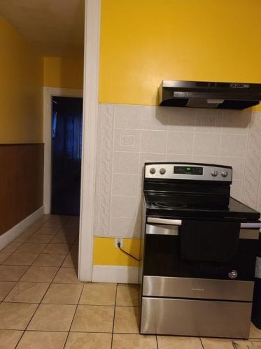 12 Wisdom Ave, Providence RI  02908-4533 exterior