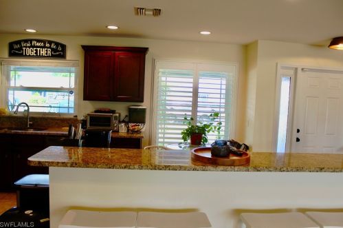3752 2nd Ave, Cape Coral FL  33904-4807 exterior