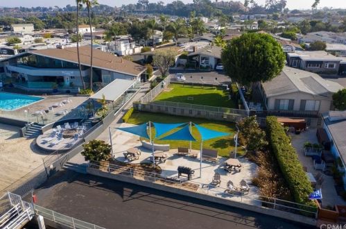 1 Saratoga, Newport Beach CA  92660-6152 exterior