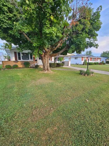 144 Eastview Rd, Washington Ch, OH 43160-2351