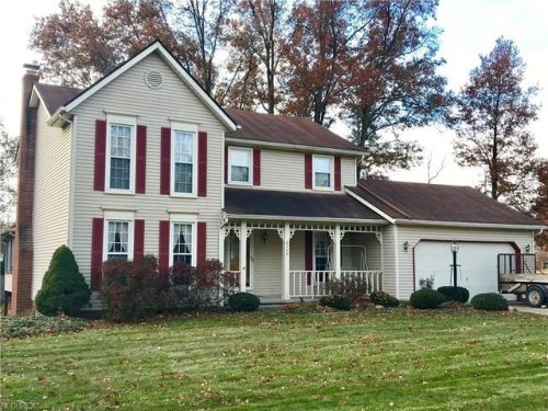 2734 Hartwood Cir, Cuyahoga Falls, OH 44224-5133