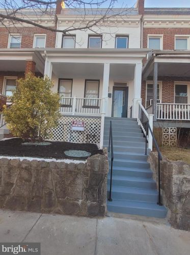 1333 D St, Washington, DC 20003-2304