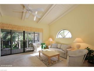 597 Serendipity Dr, Naples, FL 34108-2828