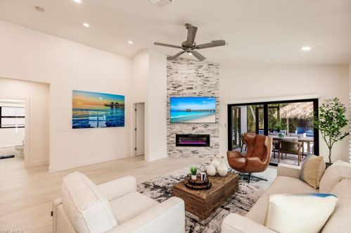 819 96th Ave, Naples, FL 34108-2465