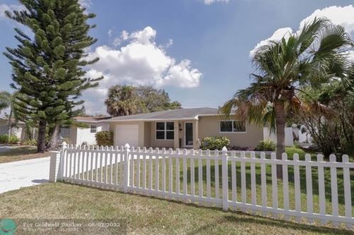 1721 16th Ct, Hollywood FL  33020-2807 exterior