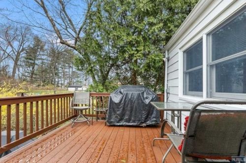 109 Hiawatha Blvd, Oakland NJ  07436-2905 exterior