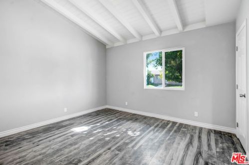 327 Oakhurst Dr, San Jacinto CA  92583-4715 exterior