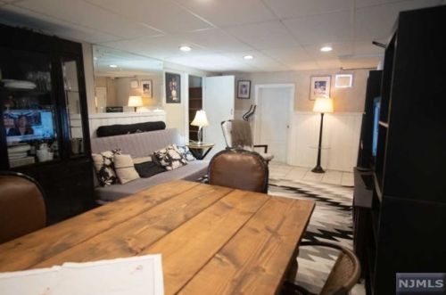 3 Lewis St, Nutley NJ  07110-3345 exterior