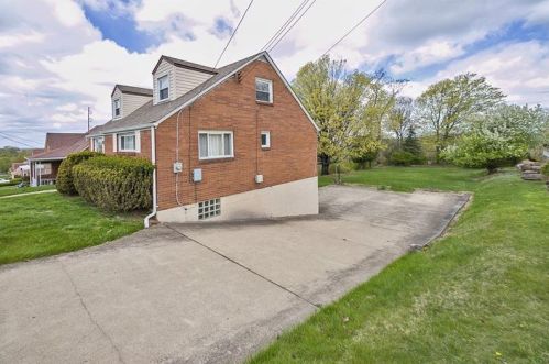 704 Valemont Dr, Verona PA  15147-2641 exterior