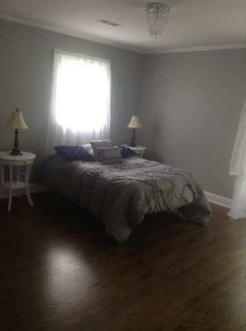 219 Summer Private Dr, Kingsport, TN 37664-4923