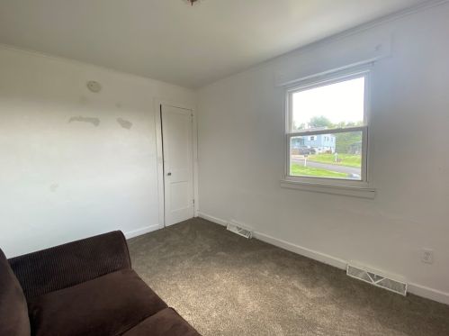 17 Virginia Dr, Mckeesport PA  15133-1005 exterior