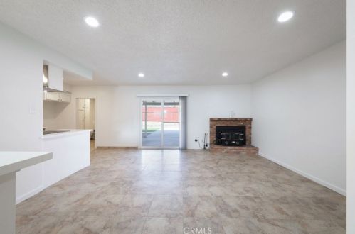 1727 Oswell St, Bakersfield, CA 93306-4331