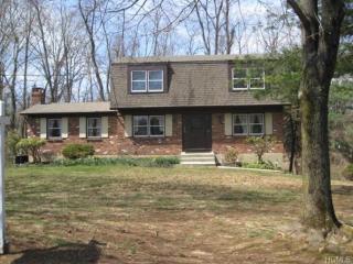 18 Ravenna Dr, Mount Ivy, NY 10970-3609