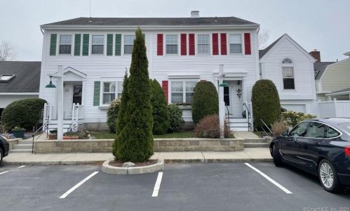 35 Cove Side Ln, Stonington, CT 06378-2902