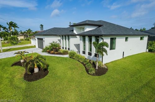 2627 54th Ter, Cape Coral, FL 33914-6671
