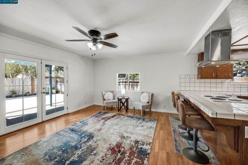 6120 Chickasaw Ct, Manteca CA  95336-2557 exterior