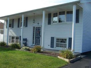 535 Washington Ave, Hanover, PA 17331-1555