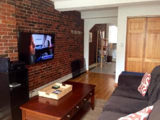 366 Hanover St, Boston MA  02113 exterior