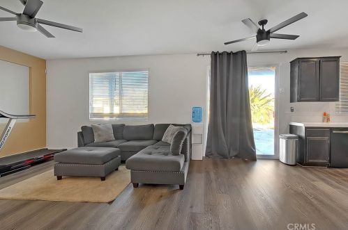 13842 Beech St, Victorville CA  92392-5531 exterior