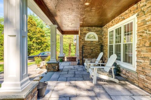 6 Woodedge Dr, Huntington Station, NY 11746-4914