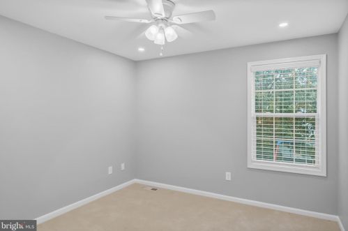 17 Hillside Ln, Berlin Boro NJ  08009-1703 exterior