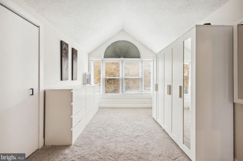 7604 Lakeside Village Dr, Falls Church VA  exterior