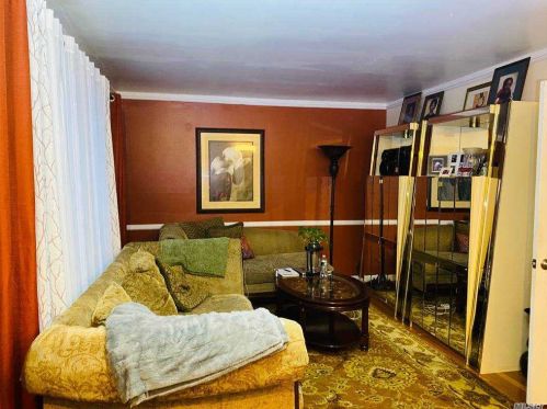 245-20 133rd Rd, Jamaica, NY 11422-5807