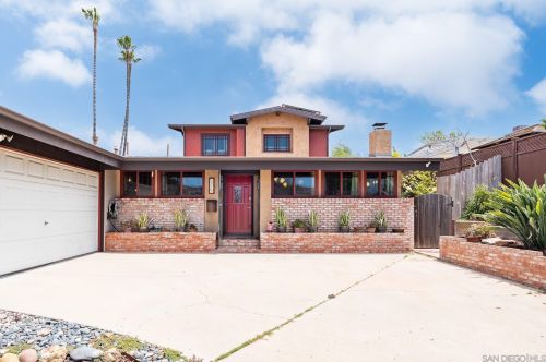 3015 Poinsettia Dr, San Diego, CA 92106-1014