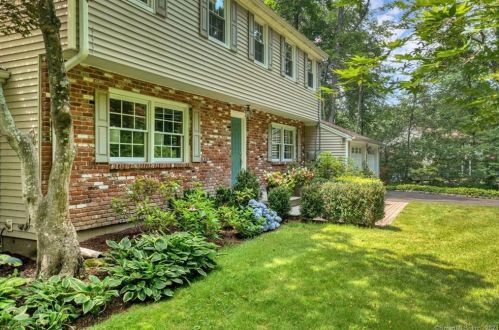 9 Poplar Rd, Ridgefield, CT 06877-3218