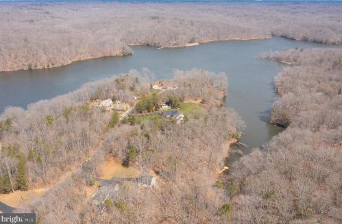 4471 Occoquan Overlook, Woodbridge VA  22192-6107 exterior