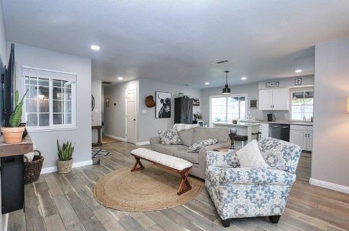 6990 Brayton Ave, Citrus Heights CA  95621-6409 exterior
