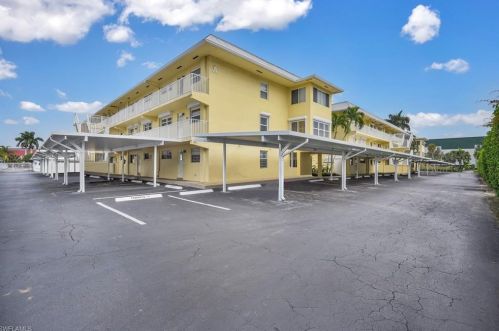 1100 8th Ave, Naples FL  34102-6928 exterior