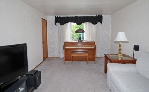 3001 Delwood Ave, Pittsburgh, PA 15216-2411