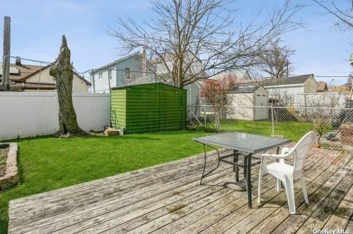 98 Holland Ave, Floral Park, NY 11001-1202
