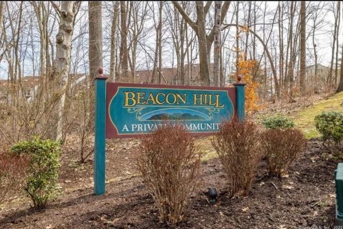 79 Rising Trail Dr, Middletown, CT 06457-1629